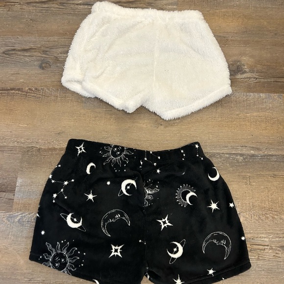 Size S/m pj shorts!! Never worn - Picture 2 of 2